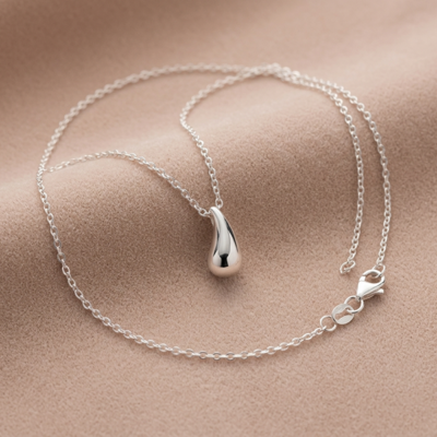 Collar con colgante gota