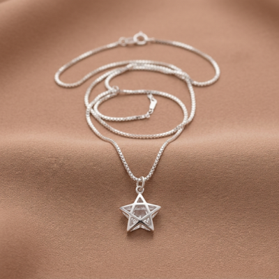 Collar con colgante de estrella circón